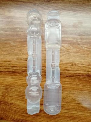 시간당 6개의 형 플라스틱 부는 기계 8kw 플라스틱 중공 성형 3000pcs